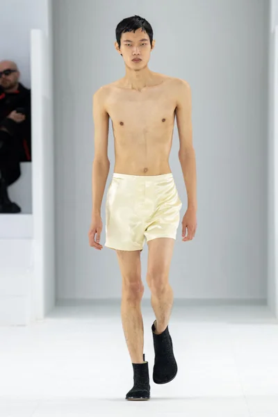 Look 5